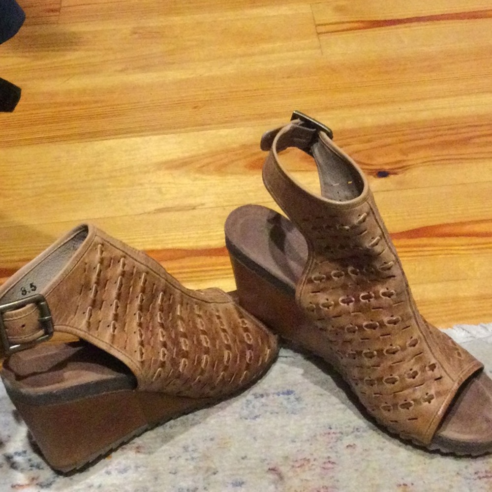Hardly worn ankle strap, open toe